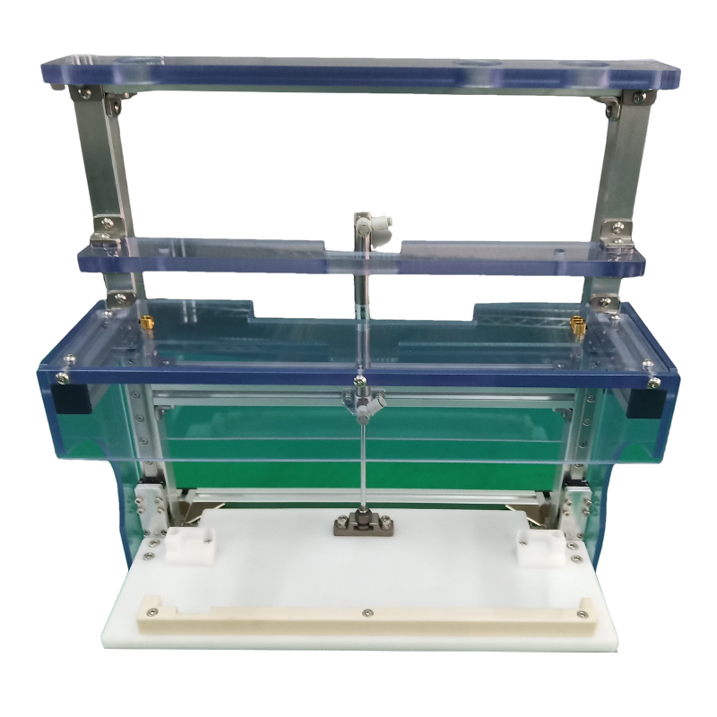How to achieve precise synchronization between clamping action and motion trajectory when a powered clamp collaborates with an industrial robot?